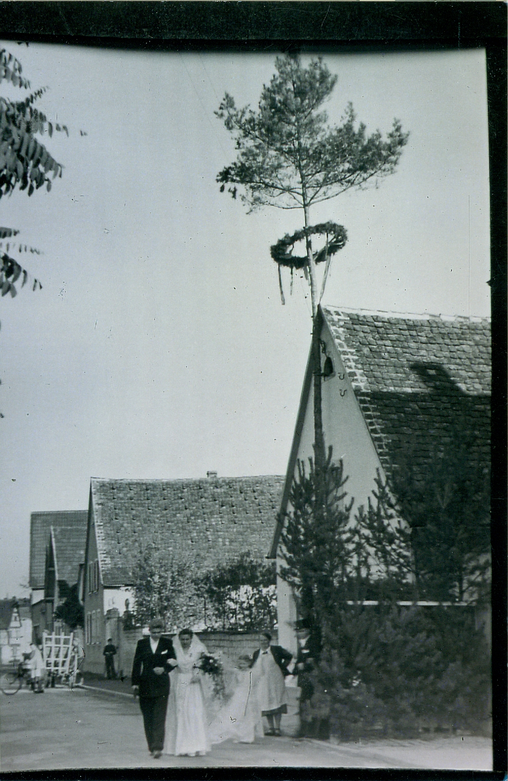 Hochzeit Burgstrasse 1954 vis a vis von Gasthaus Sonne