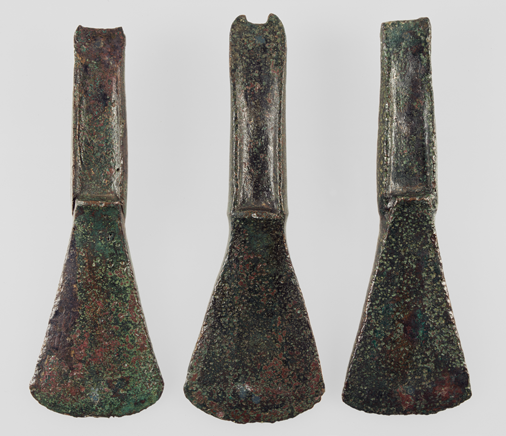 Abb-3-bronzebeilen