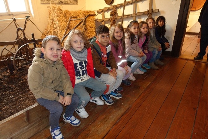 Vorschulkinder der Kita Villa Regenbogen besuchen das Heimatmuseum (8)